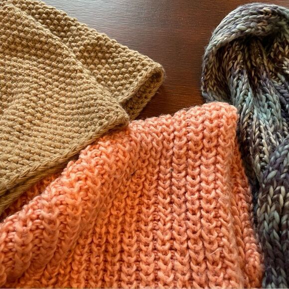 Bundle of 4 Knit Yarn Infinity Scarves - Picture 7 of 9